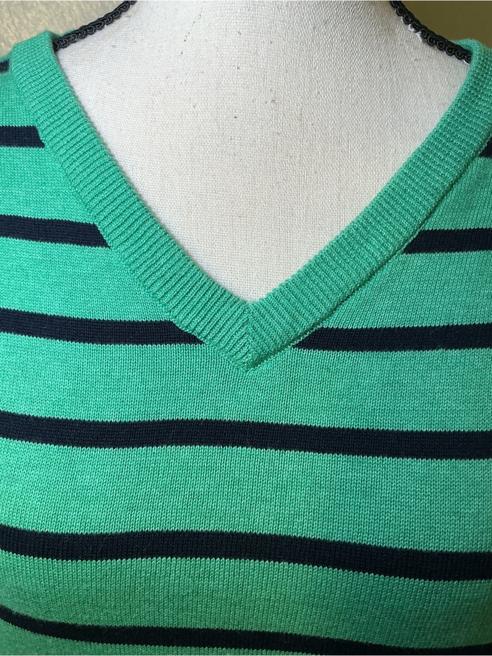 British Khaki Teal and Black Striped V-Neck Sweater Size L - Picture 4 of 7